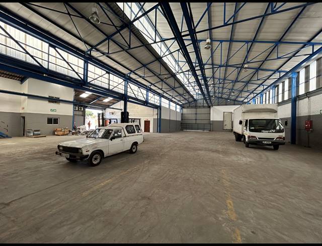 1,635M² FACTORY TO LET IN BEACONVALE